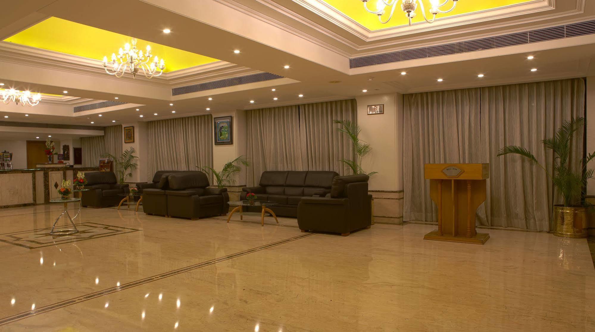 Gemini Continental, Hazratganj Hotel Lucknow Exterior photo